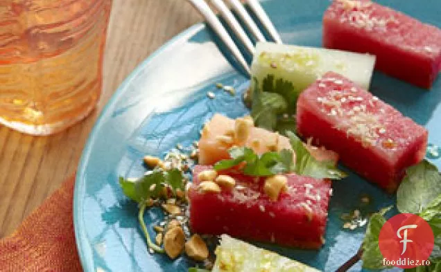 Salată birmaneză de pepene galben cu vinaigretă de susan-ghimbir