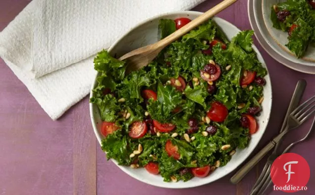 Salată de Kale cu afine