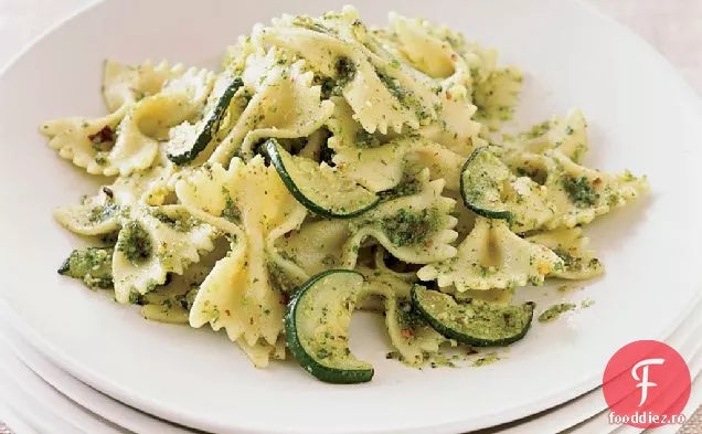 Farfalle cu Pesto de dovlecei și pătrunjel-migdale