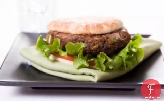 Burger De Fasole Neagră De Curcan Cu Cartofi Prăjiți De Dovlecei De Frații Deen