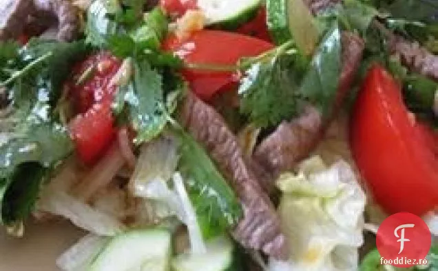 Salată Thailandeză De Vită La Grătar
