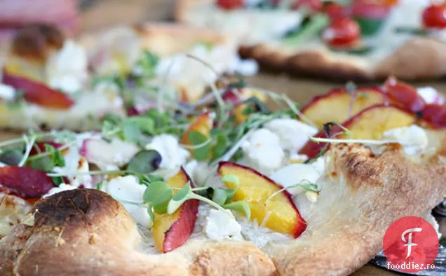 Roșii Cherry, Panglică De Dovlecei Și Pizza Burrata