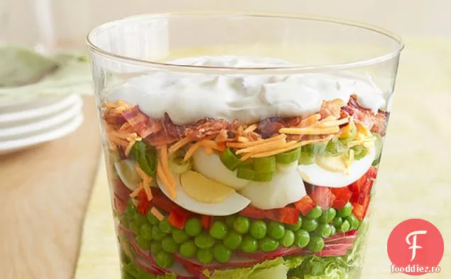 Salată Stratificată Cu Panglică Albastră