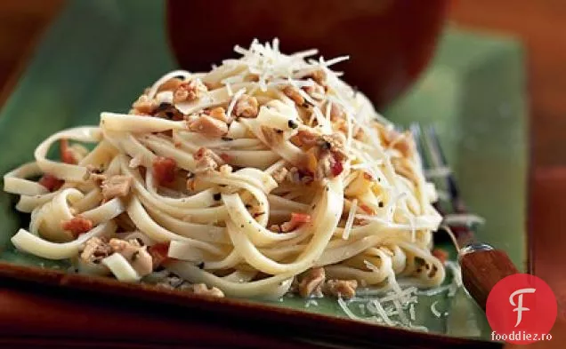 Linguine cu sos de scoici