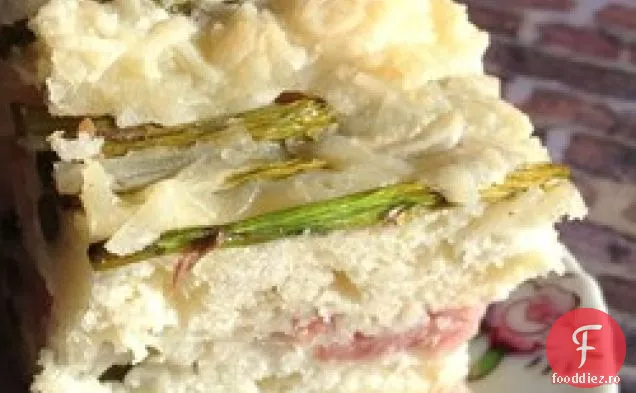 Șuncă și sparanghel Brunch coace