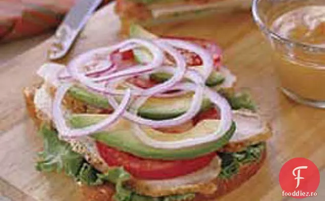 Sandwich de curcan și Avocado