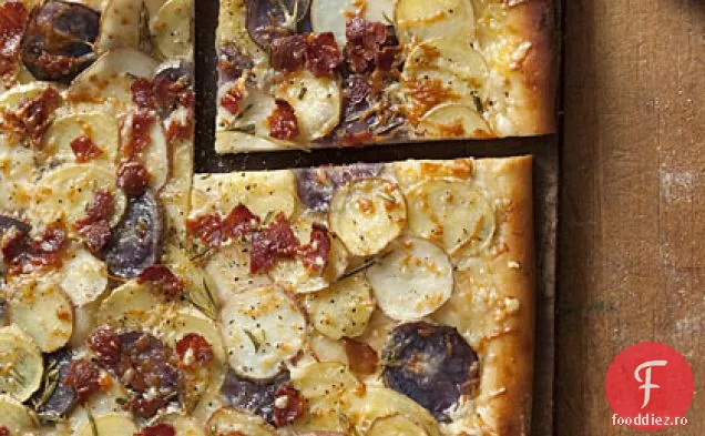 Pizza cu cartofi, rozmarin și slănină