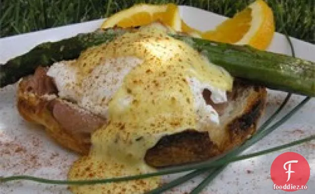 Luna De Miere Ouă Benedict
