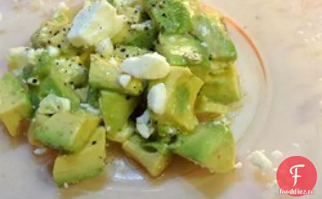 Salată De Feta De Avocado