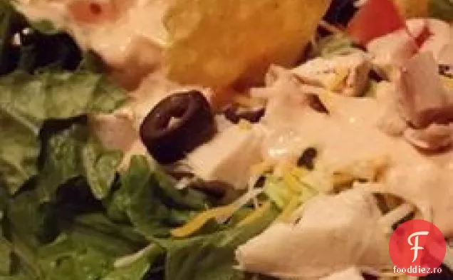 Salată picantă de Taco de pui stratificată și aruncată