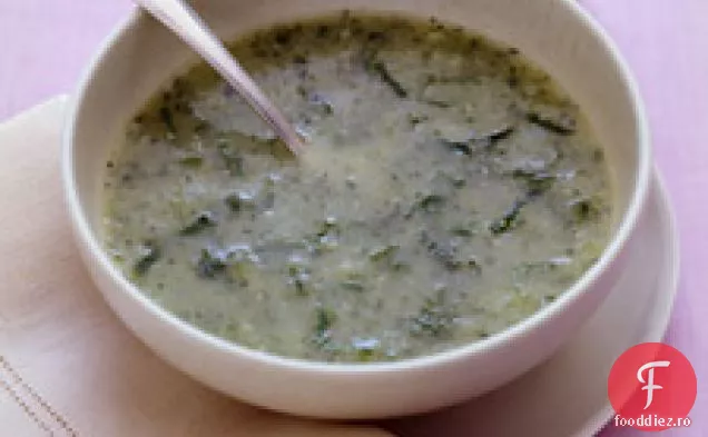 Supă de dovlecei-mentă