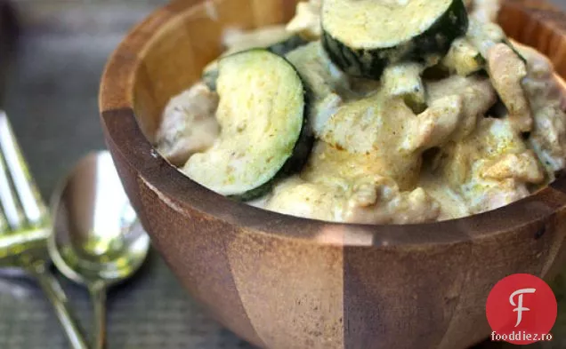 Curry De Nucă De Cocos Verde Thailandez Cu Pui Și Dovlecei