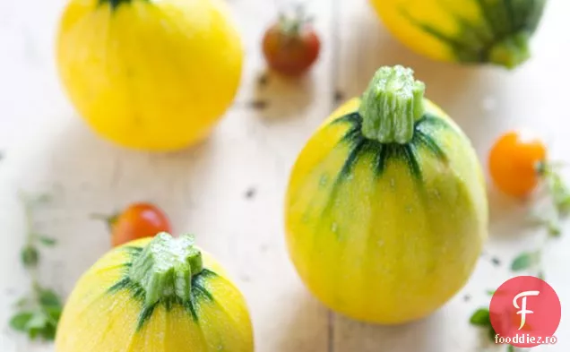 Dovlecel glob cu aromă de maghiran umplut cu cartof dulce