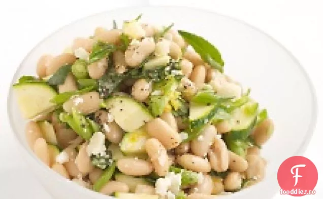 Salată de fasole albă cu dovlecei și parmezan