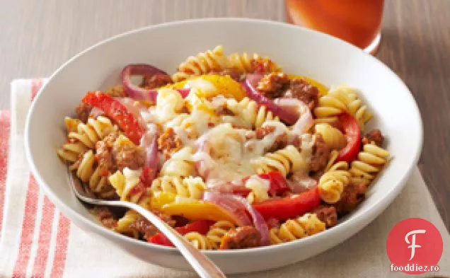 Cârnați și ardei cu paste Rotini