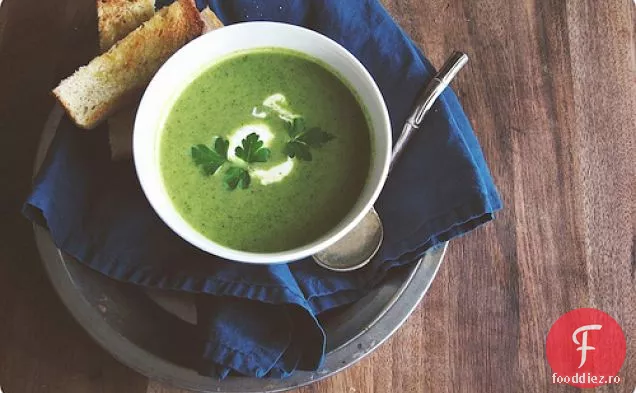 Supă De Toamnă Timpurie De Dovlecel Și Broccoli Cu Hrean Cr Aproxme
