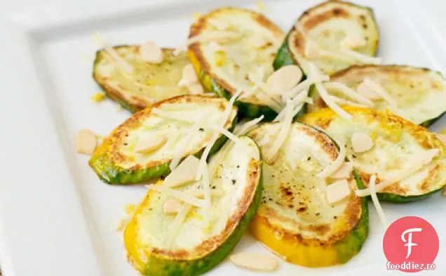 Salată De Dovlecei Cu Lămâie, Migdale Și Parmezan