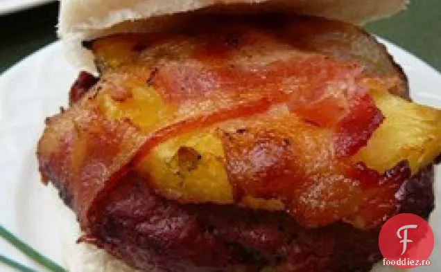 Burgeri Cu Bacon De Ananas