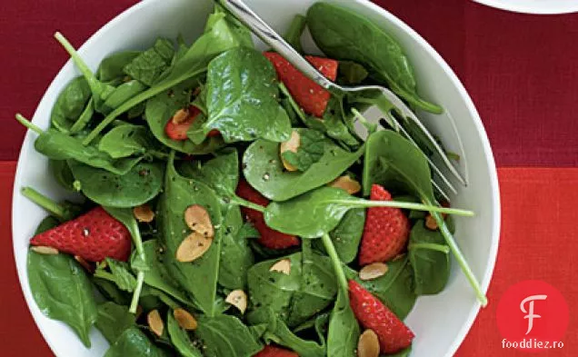 Salată De Căpșuni Cu Spanac