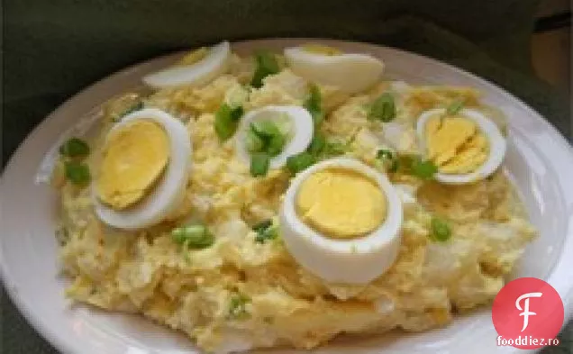 Salată Simplă De Cartofi