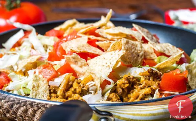 O tigaie Taco de vită și tăiței