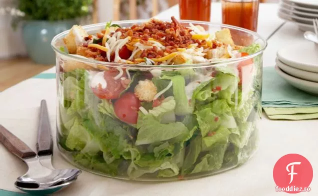 Salată BLT stratificată