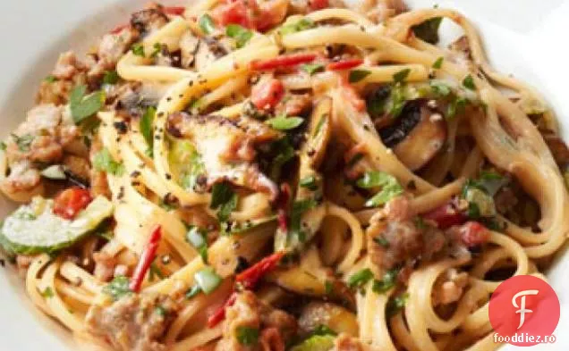 Linguine cu cârnați și ciuperci