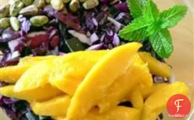 Salată De Fistic De Mango Cu Varză Roșie