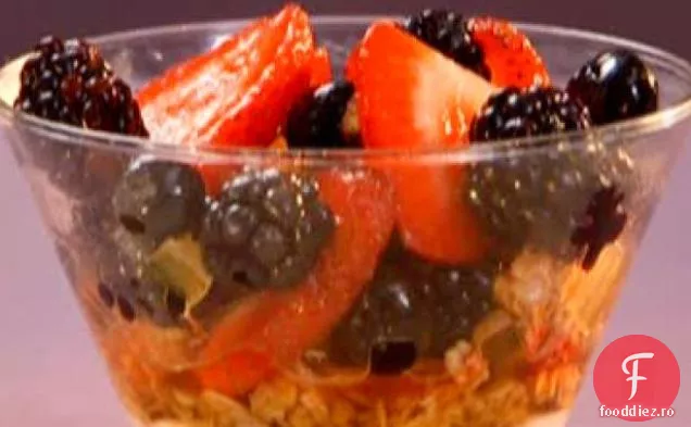 Salată De Fructe Gingery Parfait