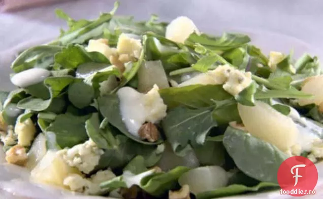 Salată de pere cu pansament Gorgonzola