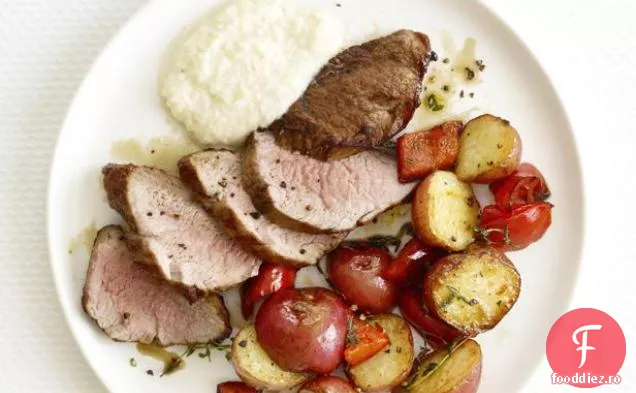 Carne de porc prăjită și cartofi cu mere cremoase