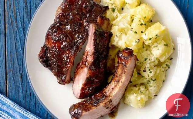 Coaste de ceai dulce cu salată de cartofi Lemony