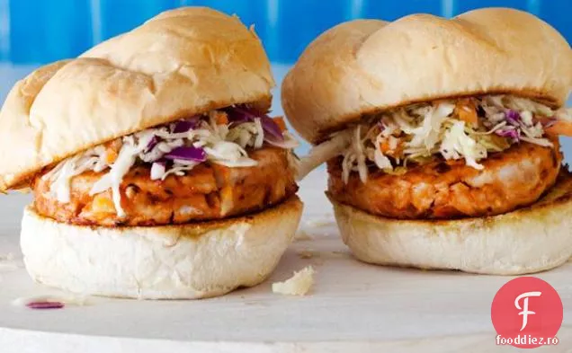 Burgeri de pui BBQ cu Slaw