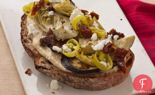 Sandwich cu Hummus și anghinare