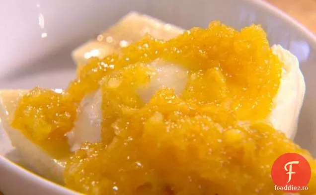 Banana Se Împarte Cu Topping De Zahăr Brun De Ananas