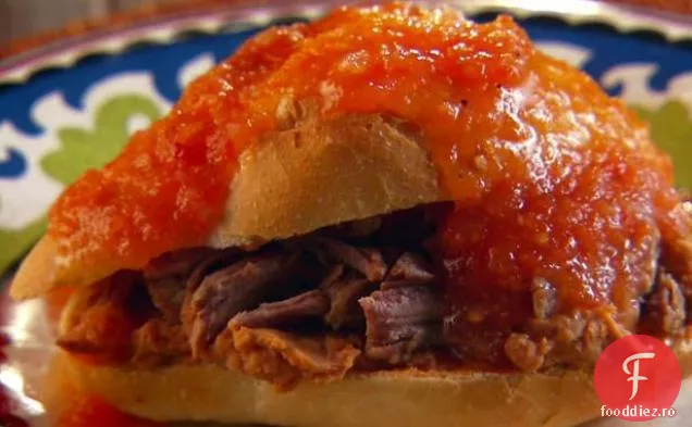 Sandwich de porc fiert cu bulion picant de roșii (Tortas Ahogadas)