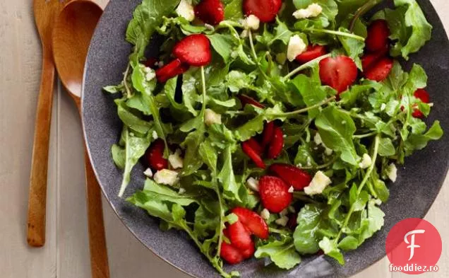 Salată De Căpșuni-Rucola Cu Vinetă De Tei Dulce