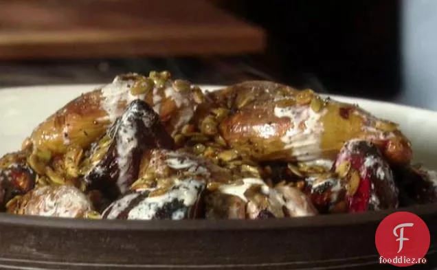 Legume rădăcinoase prăjite cu Pepitas picant și cremă de hrean Fraiche