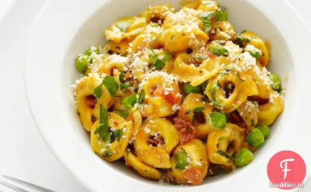 Tortellini cu mazăre și Prosciutto