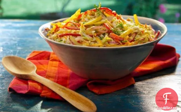 Salată de varză cu vinetă cremoasă de chimen