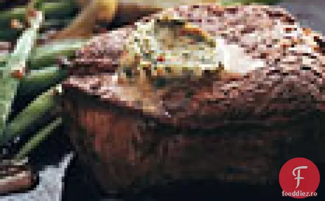 Filete Mignons cu unt condimentat, anghinare glazurate, și Haricots Verts