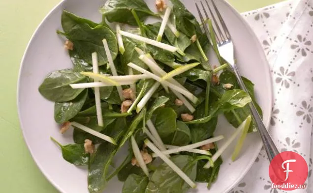 Salată de spanac și mere verzi