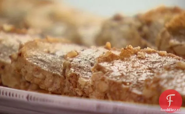 Brânză albastră și biscuiți de nuc