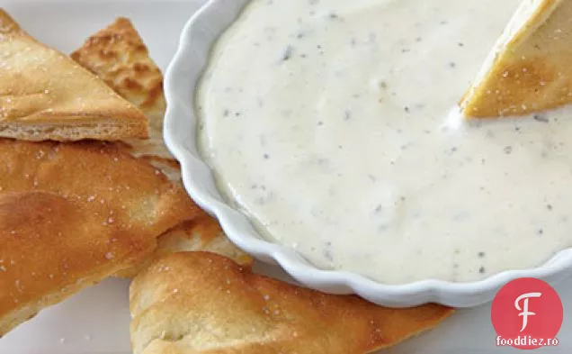 Chipsuri de Pita cu baie de brânză de capră