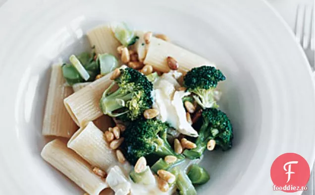 Rigatoni cremoși cu Broccoli și Brie