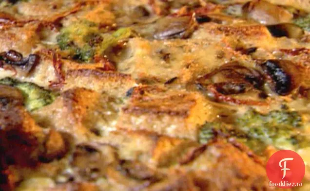 Broccoli, ciuperci și straturi de mic dejun cu brânză