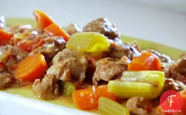 Tocană Osso Buco cu mămăligă picantă