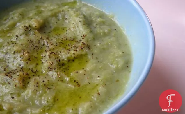 Supă De Broccoli Și Cheddar