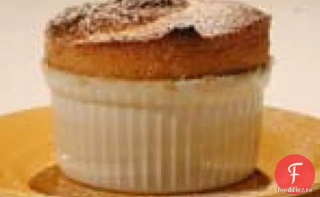 Sufleuri de caise cu frișcă de rom de vanilie