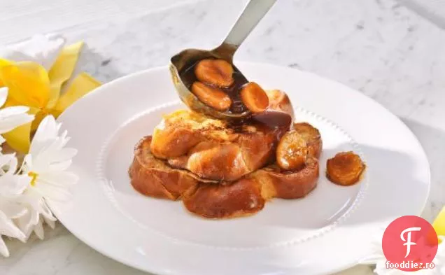 Caserola de pâine prăjită franceză cu sirop de marmeladă